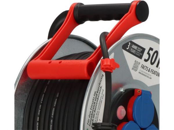 Удлинитель на катушке 50м (3 роз., 3.3кВт, метал. катушка, резин. кабель, с/з) Brennenstuhl Garant(3,3кВт; 3х1,5мм2; степень защиты: IP44)