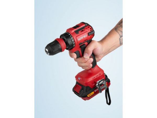 Дрель-шуруповерт WORTEX BD 2025 LiSET в чем. ALL1 XLT БЕСЩЕТ, 18 В, 55 Н*м, 2х2 А*ч + 2 насад(0-1800 об/мин, подсветка.)