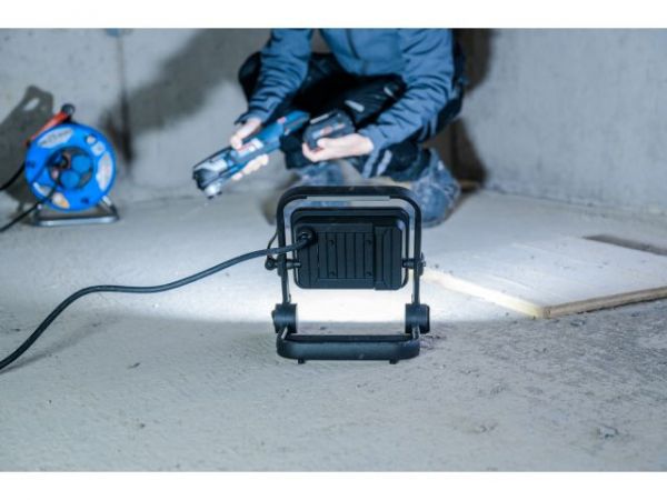 Прожектор светодиодный мобильный 30 Вт 6500К IP65, с кабелем 3м, JARO 4060 M Brennenstuhl(3450Лм, холодный белый свет)