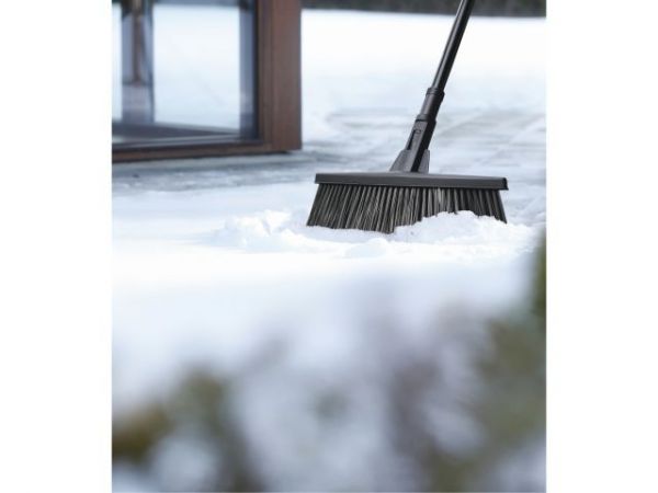 Метла средняя Solid FISKARS