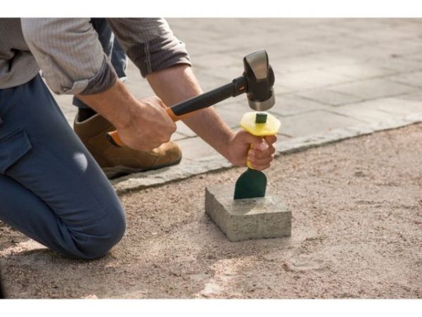 Молоток M FISKARS(Вес - 1,63.  Длина - 28 см)