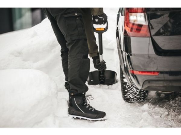 Лопата снеговая автомобильная телескопическая X-series FISKARS(длина: 795 - 987 мм, ширина: 280мм)