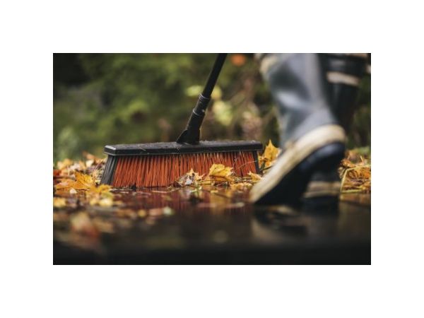 Метла большая Solid FISKARS