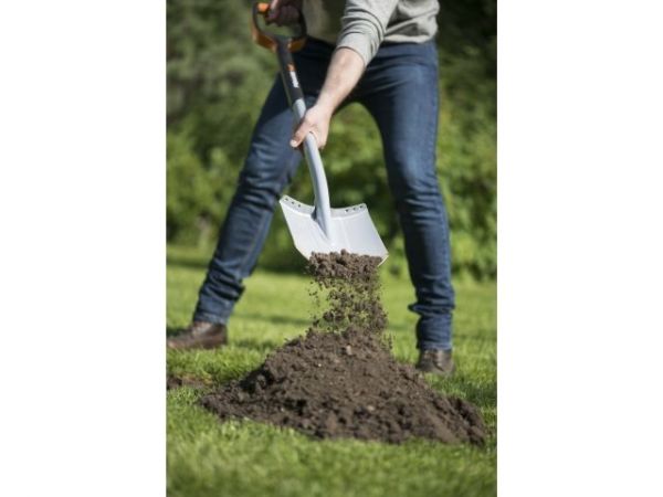 Лопата штыковая большая  FISKARS