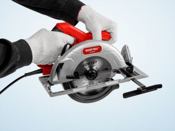 Циркулярная пила WORTEX CS 1655-1 в кор. 1200 Вт, 160 мм, пропил до 55 мм, алюм. подошва(1200 Вт, 160х20 мм 18Т, пропил до 55 мм, алюминиевая подошва)