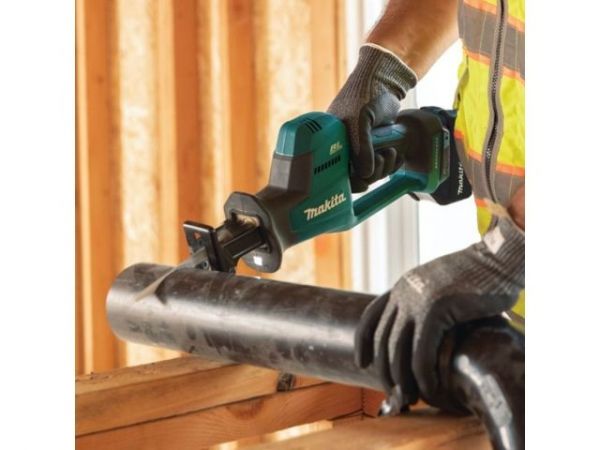 Сабельная пила MAKITA LXT DJR 189 Z в кор. (18.0 В, БЕЗ АККУМУЛЯТОРА, дерево до 255 мм, металл до 130 мм)