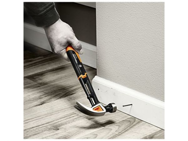 Молоток с загнутым гвоздодёром M 16/13.5 FISKARS